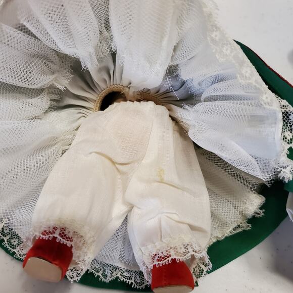 Madame Alexander Minitature Showcase Great Britain & Denmark Dolls with tags - Picture 7 of 16